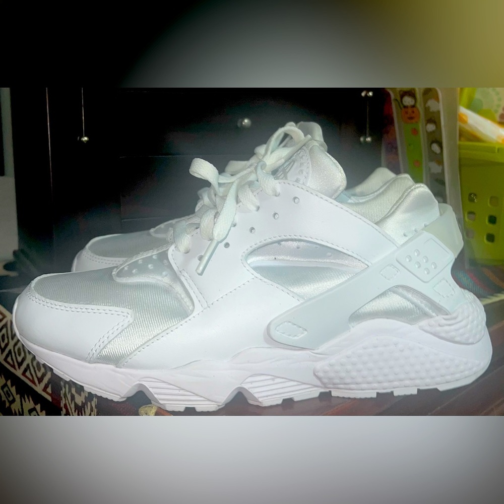 Nike Air Huarache Triple White